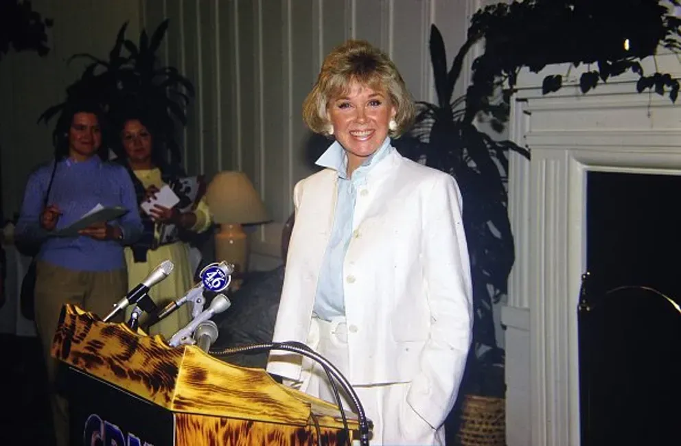 Doris Day at a press conference at the dog hotel she owns in Carmel, California on July 16, 1985. |  Photo: Getty Images
