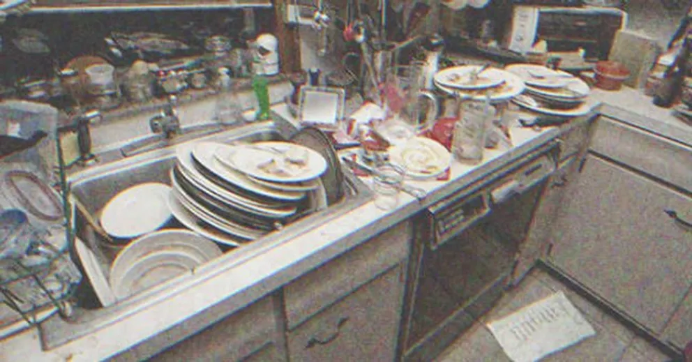 Justin a remarqué que toute la cuisine était en désordre | Photo : Shutterstock