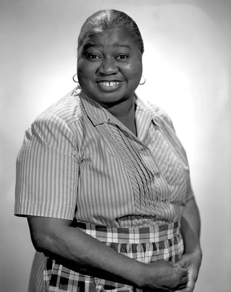 Hattie McDaniel, vedette de l'émission de radio de CBS "The Beulah Show" le 14 novembre 1947 | Source : Getty Images