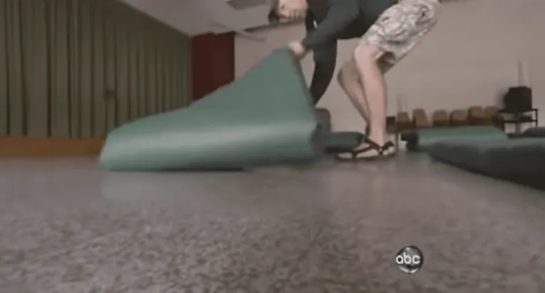 Dave Tally fue voluntario en la Agencia de Acción Comunitaria de Tempe. | Foto: YouTube/ABC News