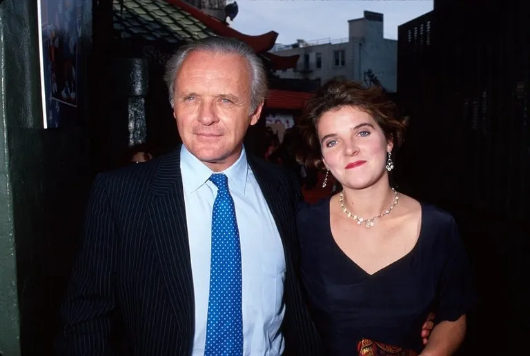 Anthony Hopkins y su hija, Abigail Hopkins, alrededor de 1991. | Foto: Getty Images