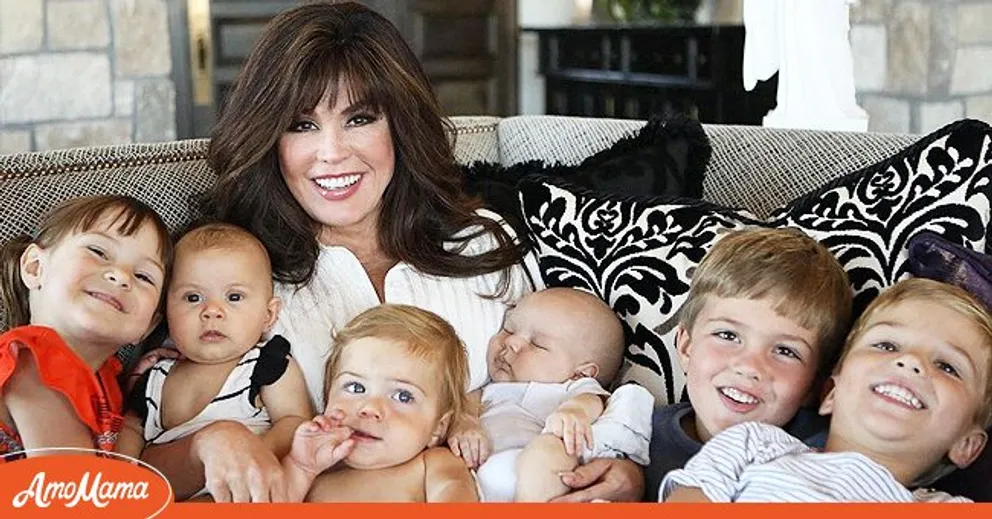 Marie Osmond sur une photo avec ses 7 enfants. | Photo : instagram.com/marieosmond