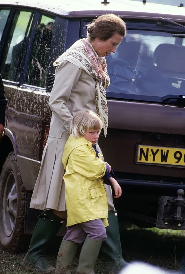 La princesse Anne avec sa fille Zara Phillips aux Windsor Horse Trials, le 29 mai 1988, à Windsor Great Park, Windsor, Berkshire, Angleterre. | Source : Getty Images