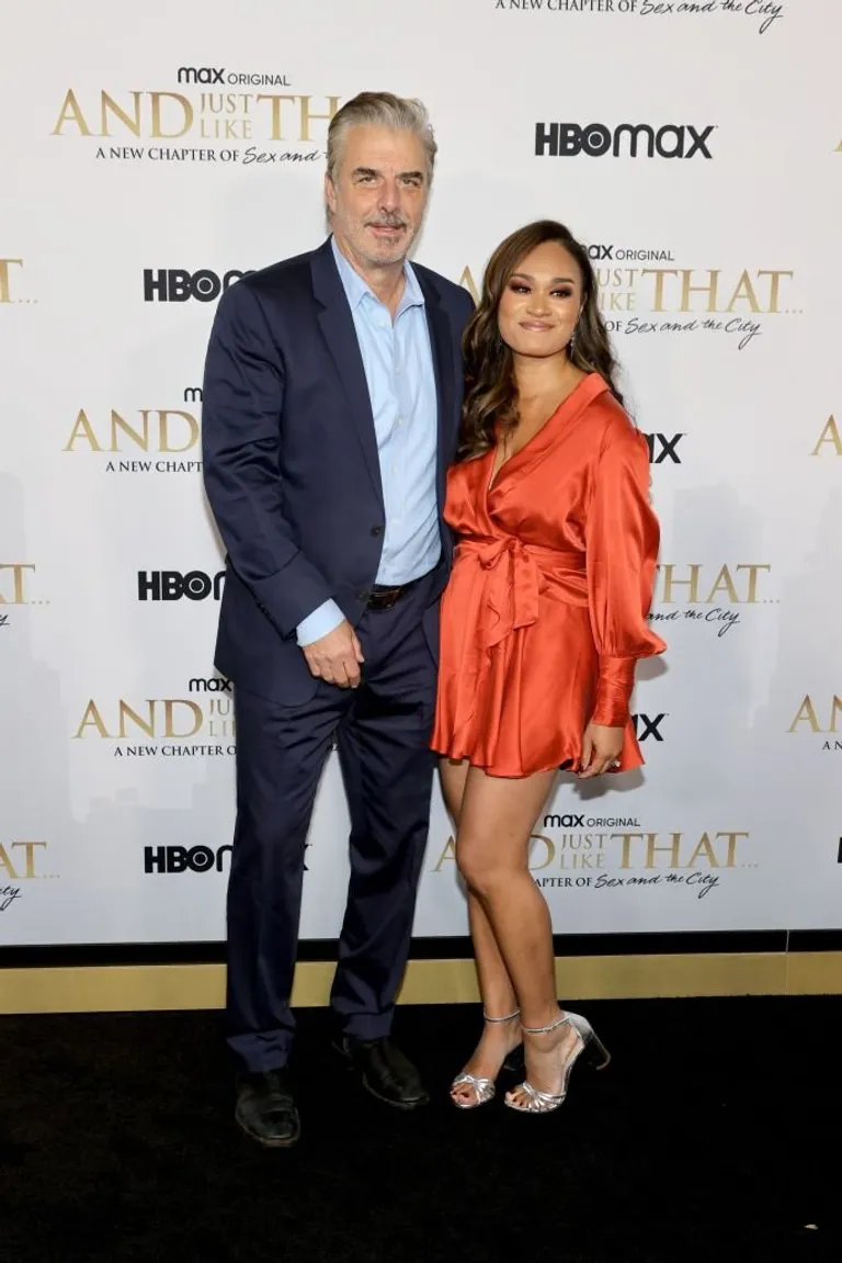 Chris Noth et Tara Wilson à la première new-yorkaise de "And Just Like That" de HBO Max, le 08 décembre 2021, à New York. | Photo : Getty Images