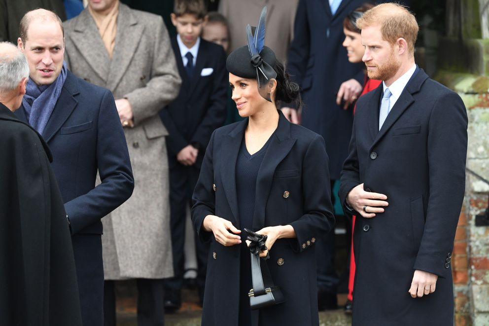 Le prince William, Meghan Markle et le prince Harry photographiés partant après le traditionnel service de la famille royale le jour de Noël à l'église St Mary Magdalene de Sandringham, le 25 décembre 2018 à Norfolk, en Angleterre. | Source : Getty Images