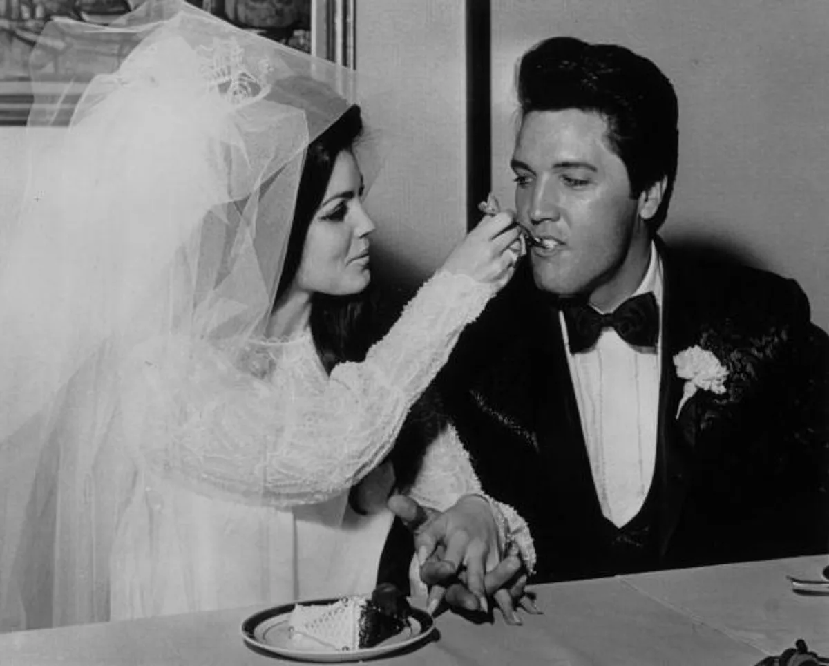 Priscilla und Elvis Presley im Aladdin Hotel, Las Vegas am 1. Mai 1967. | Quelle: Getty Images
