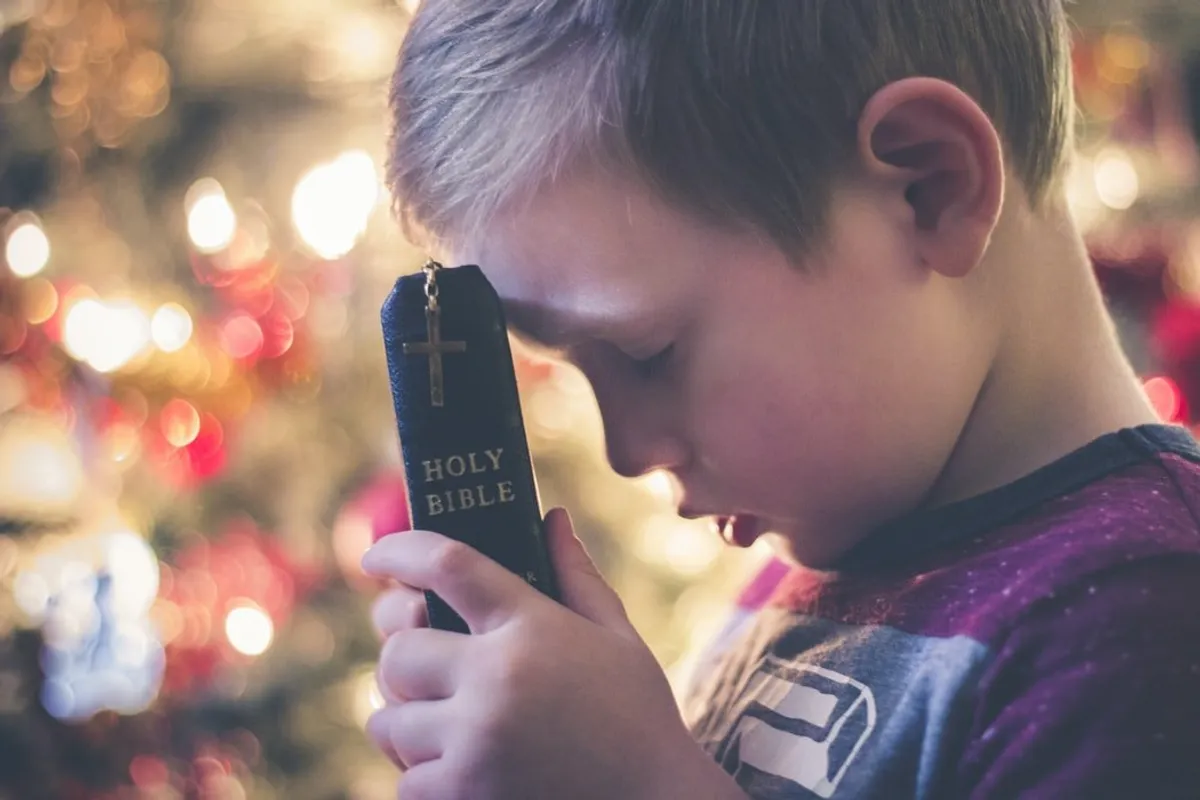 Le fils de Tony est devenu orphelin à l'âge de six ans | Photo : Unsplash
