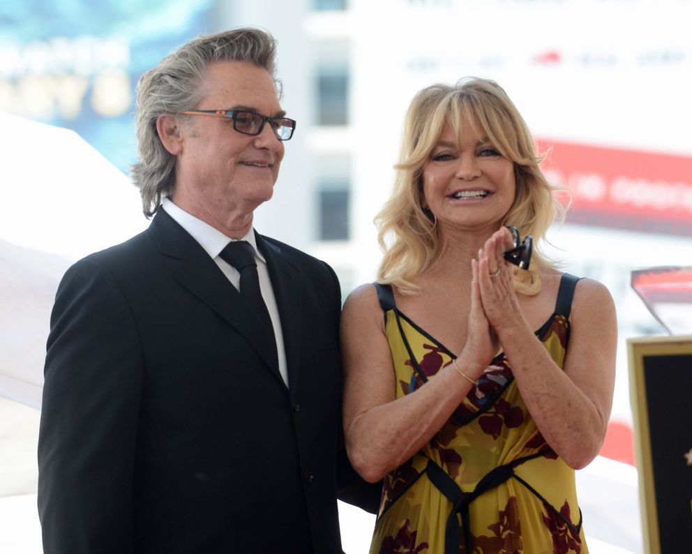 Goldie Hawn et Kurt Russell assistent à la cérémonie qui les honore d'une double étoile sur le Hollywood Walk of Fame, le 4 mai 2017, à Hollywood, en Californie. | Source : Getty Images