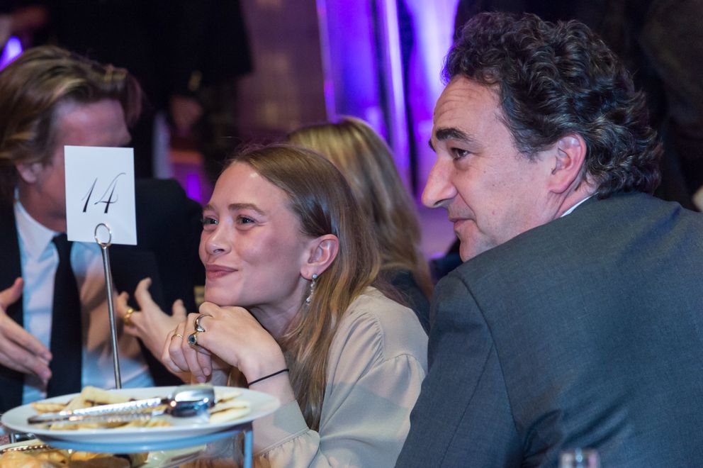 Mary-Kate Olsen y Olivier Sarkozy durante el Gran Premio de América de la Juventud en el Teatro David H. Koch en el Lincoln Center, el 19 de abril de 2018 en Nueva York. | Foto: Getty Images