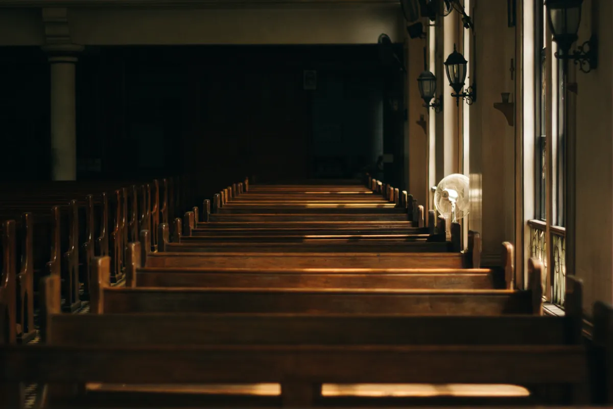 Laura a commencé à aller à l'église | Source : Pexels