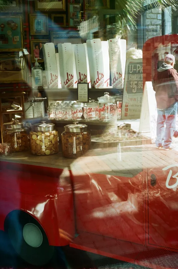 Mostrador en un establecimiento de comida. | Foto: Pexels