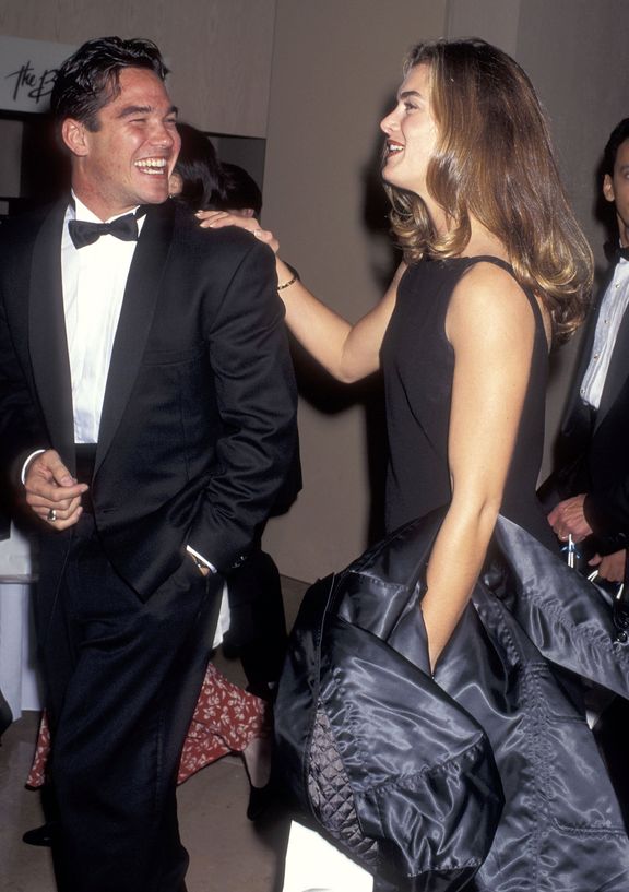 Dean Cain y Brooke Shields el 9 de noviembre de 1995 en Beverly Hills, California. | Foto: Getty Images