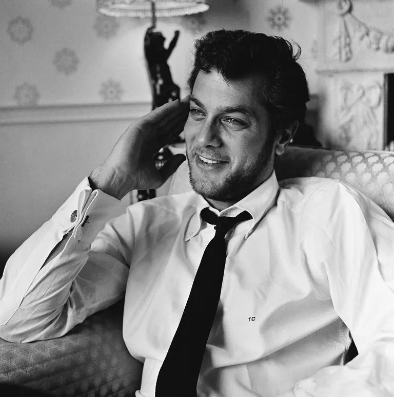 Tony Curtis at the Dorchester Hotel, London, England, around 1957 |  Photo: Getty Images