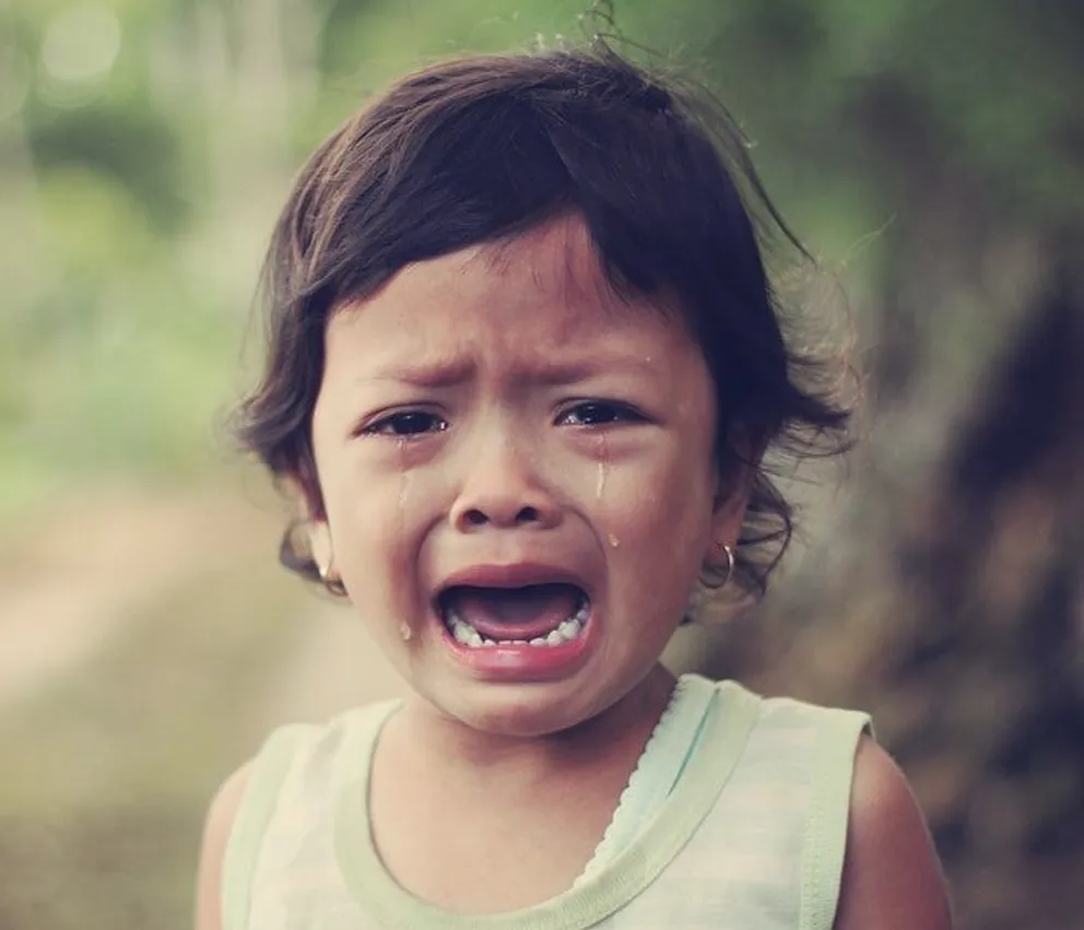 Niña llorando | Foto: Unsplash