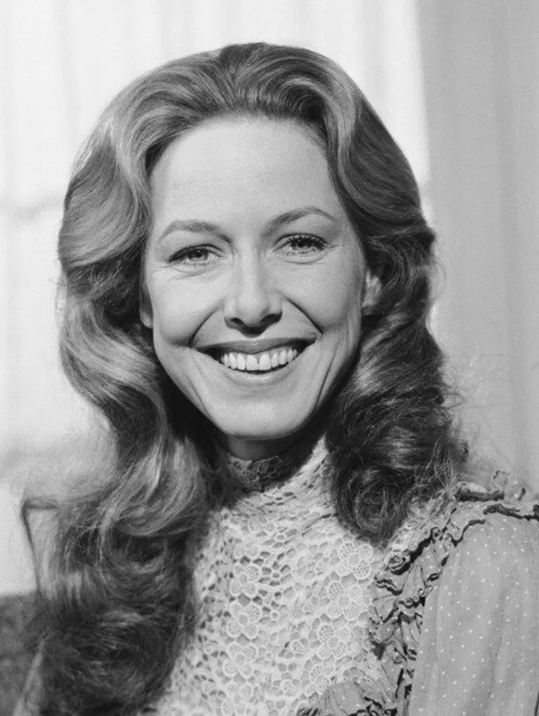 Karen Grassle dans le rôle de Caroline Ingalls dans "La Petite Maison de la Prairie" en 1979 | Photo : Getty Images.