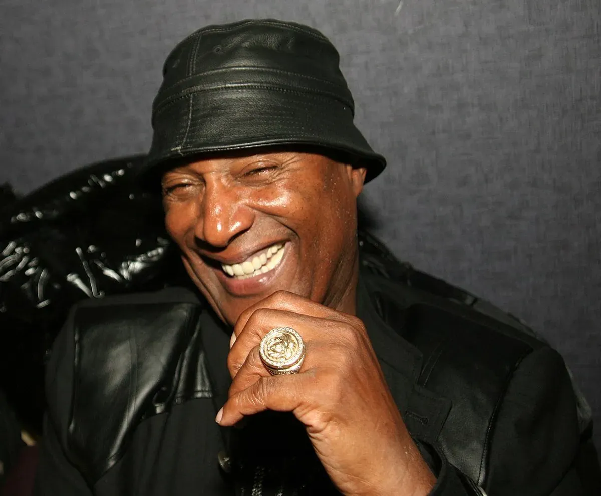 Paul Mooney at a promotional event for Charlie Murphy to promote his book The Making of a Stand Up Guy in December 2009. | Photo: Wikimedia Commons Images