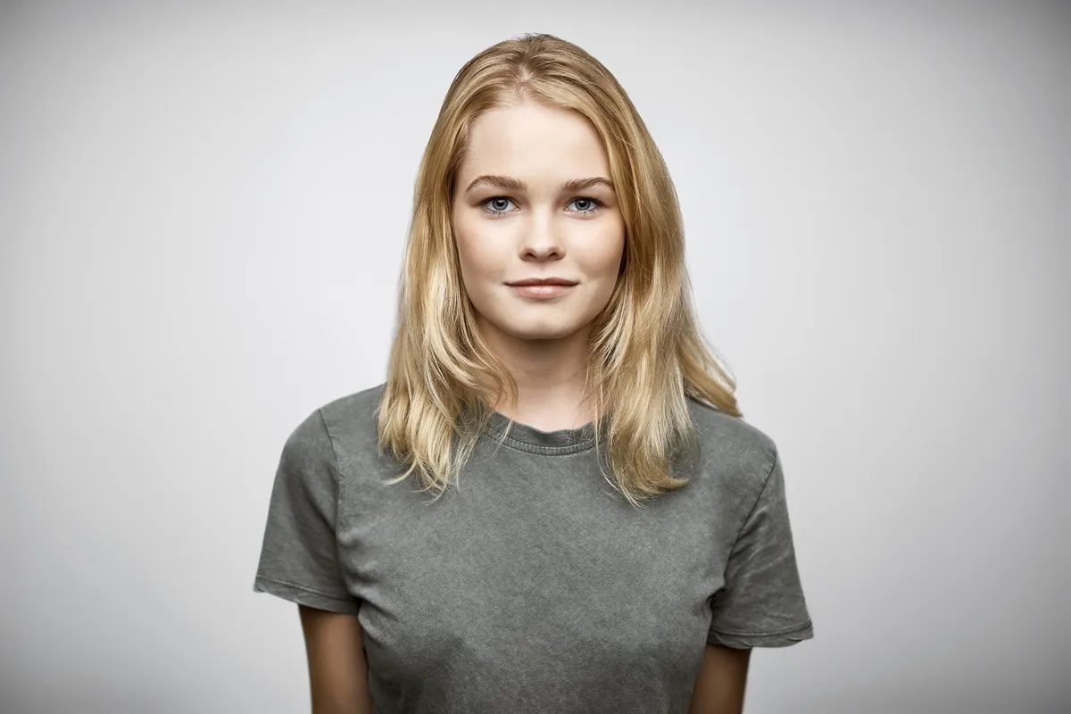 Porträt einer jungen blonden Dame. | Quelle: Getty Images