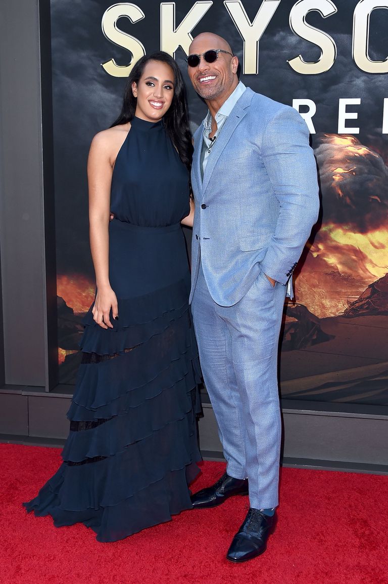 Dwayne Johnson et sa fille Simone Garcia Johnson lors de la première de "Skyscraper" à New York, le 10 juillet 2018, à New York | Source : Getty Images