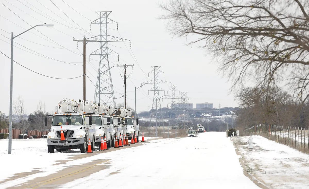 Pike Electric service trucks line up after the Uri snowstorm on February 16, 2021, in Fort Worth, Texas | Photo: Getty Images