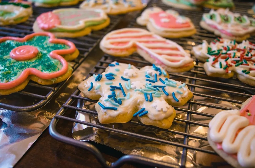 Ils ont décoré des cookies ensemble. | Source : Pexels