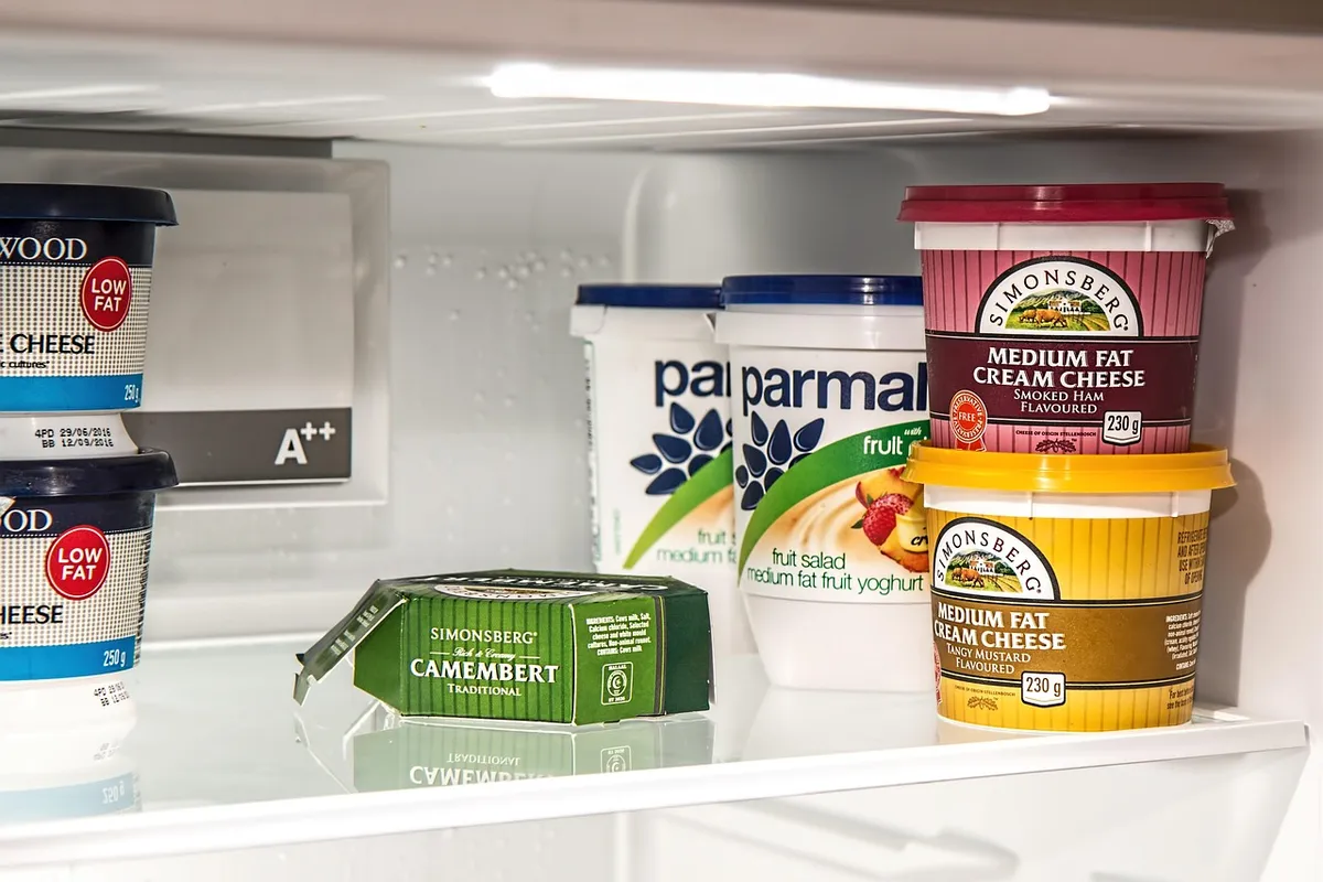 A picture of the inside of a fridge. | Photo: Pixabay