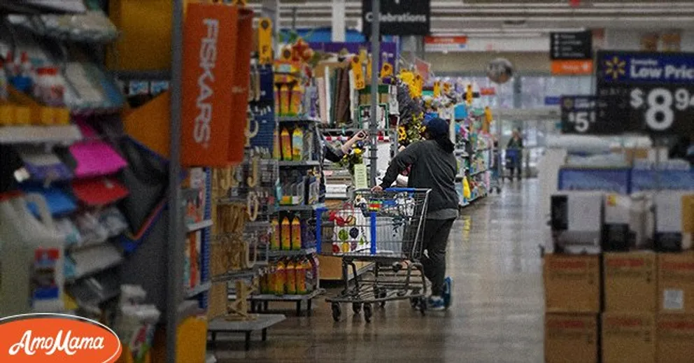 AP fait ses courses à Walmart | Photo : Shutterstock