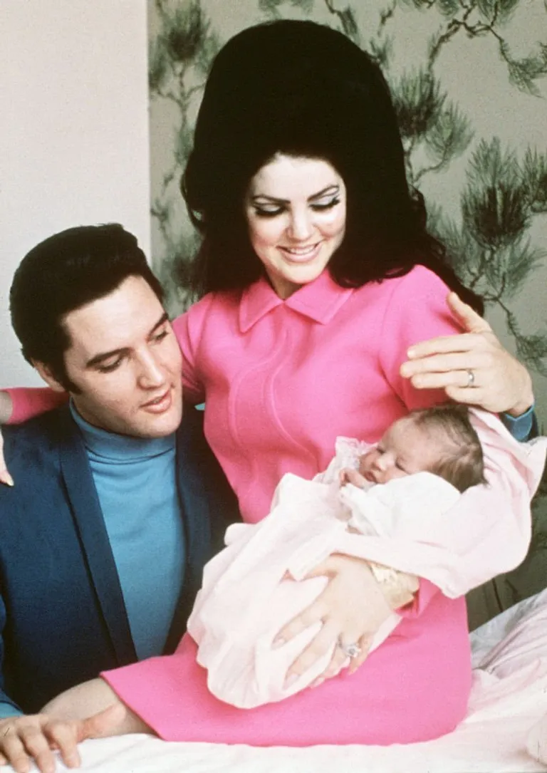 Elvis Presley et Priscilla à Memphis, Tennessee, le 5 février 1968 | Photo : Getty Images