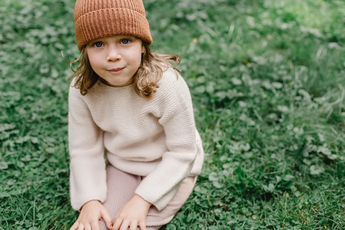 Fiona préparait quelque chose dans le jardin. | Photo : Pexels