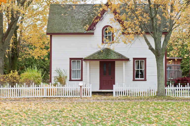 Una casa en buenas condiciones rodeada de vegetación. | Foto: Pexels
