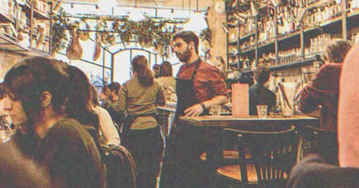 Un restaurante lleno de gente. | Foto: Shutterstock
