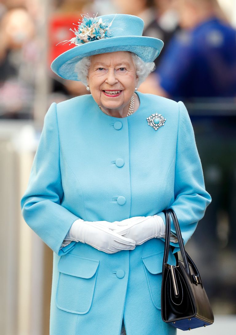 La reine Elizabeth II en visite au siège de British Airways à l'aéroport d'Heathrow, le 23 mai 2019 à Londres, en Angleterre. │Source : Getty Images