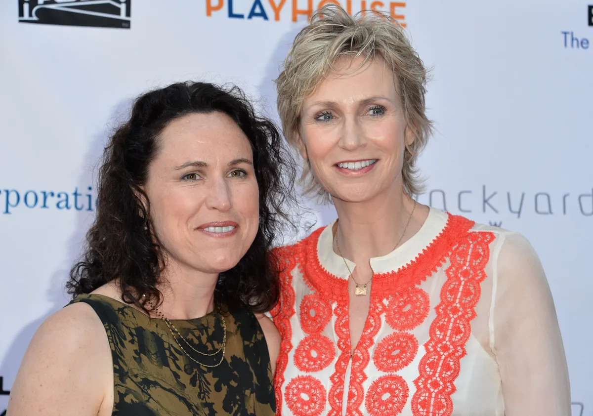 Lara Embry and Jane Lynch attend the Geffen Playhoues "Backstage at the Geffen" gala in Los Angeles, California on June 4, 2012 | Photo: Getty Images
