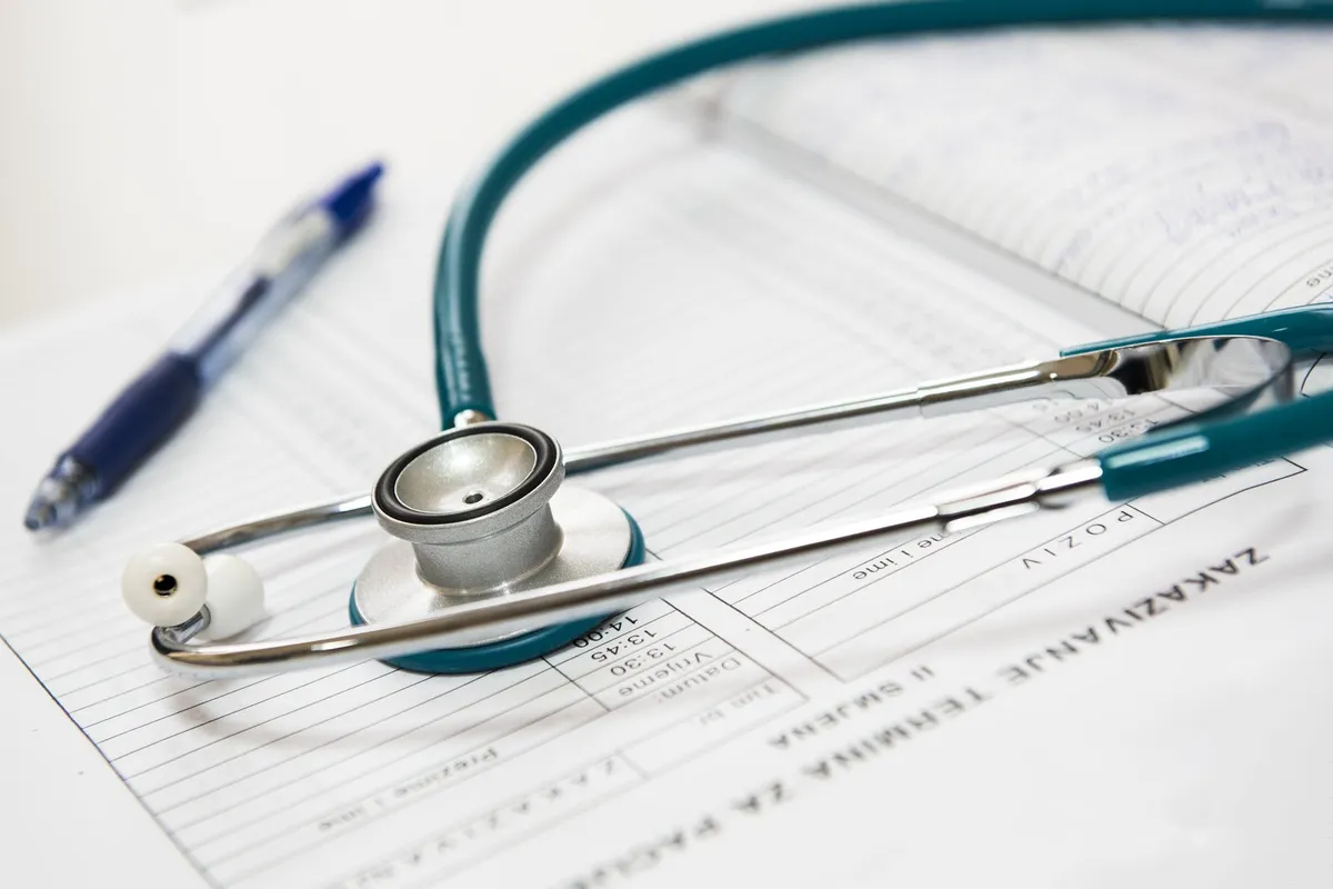 Le médecin a refusé d'approuver mes procédures et a voulu que je voie un thérapeute. | Source : Pexels