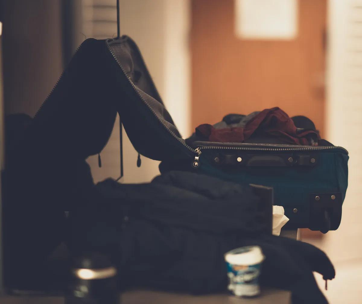 Jake a commencé à emballer ses affaires dans sa propre maison | Photo : Pexels