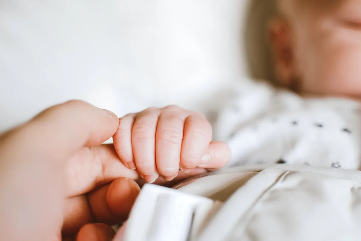 Je suis resté assis à côté de la fille pendant plusieurs heures sans m'en rendre compte | Photo : Pexels
