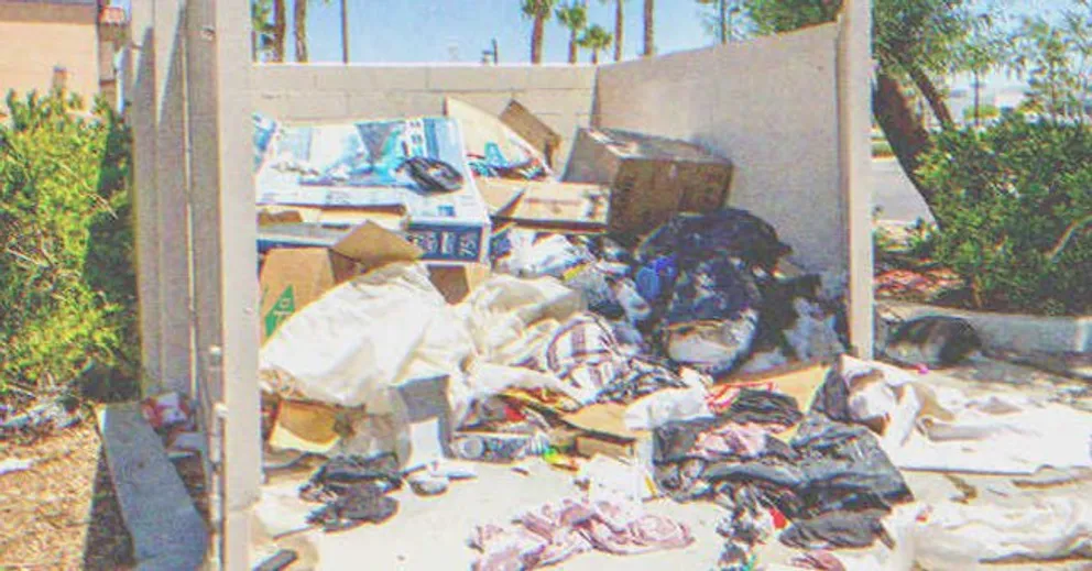 Contenedor de basura lleno de escombros y desechos. | Foto: Shutterstock