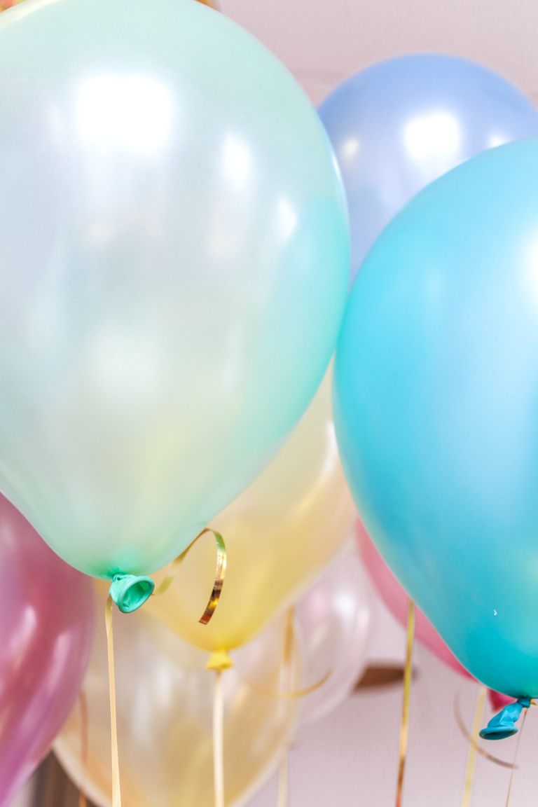 Globos de colores. | Foto: Pexels