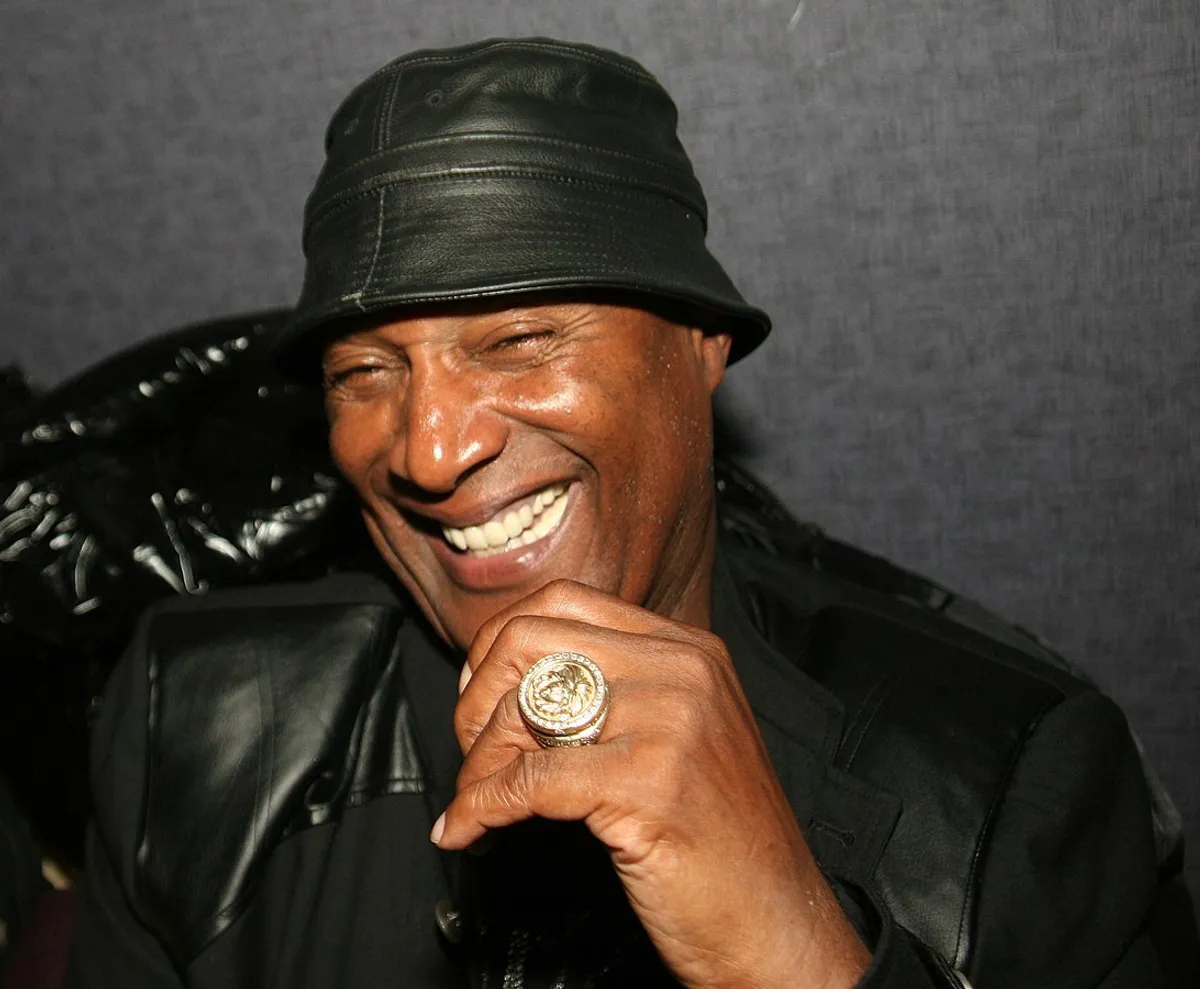 Paul Mooney at a promotional event for Charlie Murphy to promote his book The Making of a Stand Up Guy in December 2009. | Photo: Wikimedia Commons Images