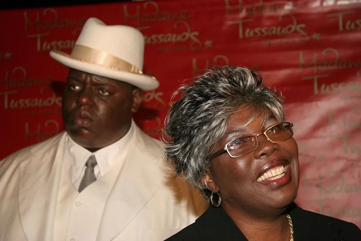 Voletta Wallace next to The Notorious B.I.G's wax figure at Madame Tussauds on October 25, 2007 | Photo: Getty Images