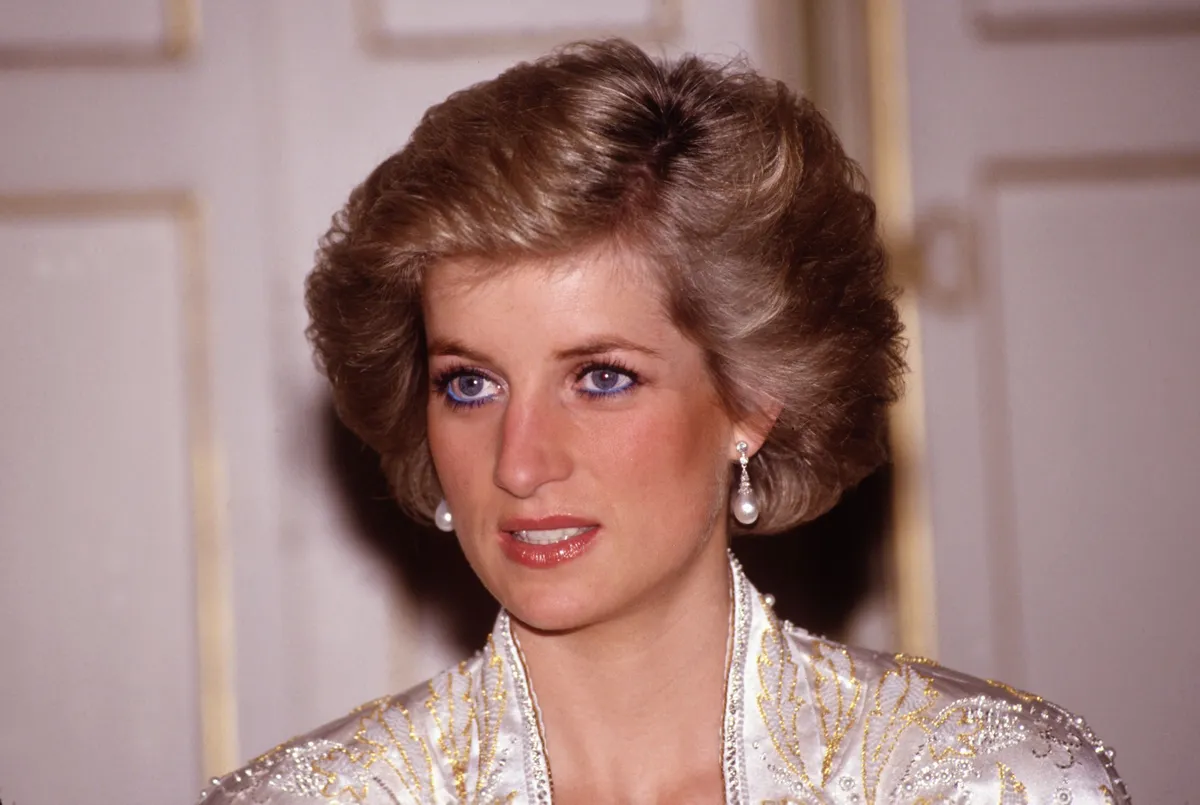Prinzessin Diana bei einem Abendessen von Präsident Mitterand im Elysee-Palast in Paris 1988. | Quelle: Getty Images