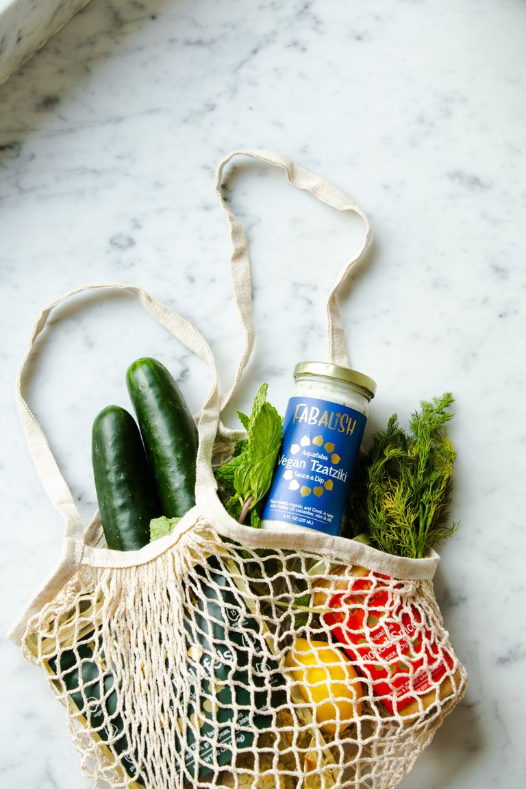 Una bolsa llena de comestibles. | Foto: Unsplash