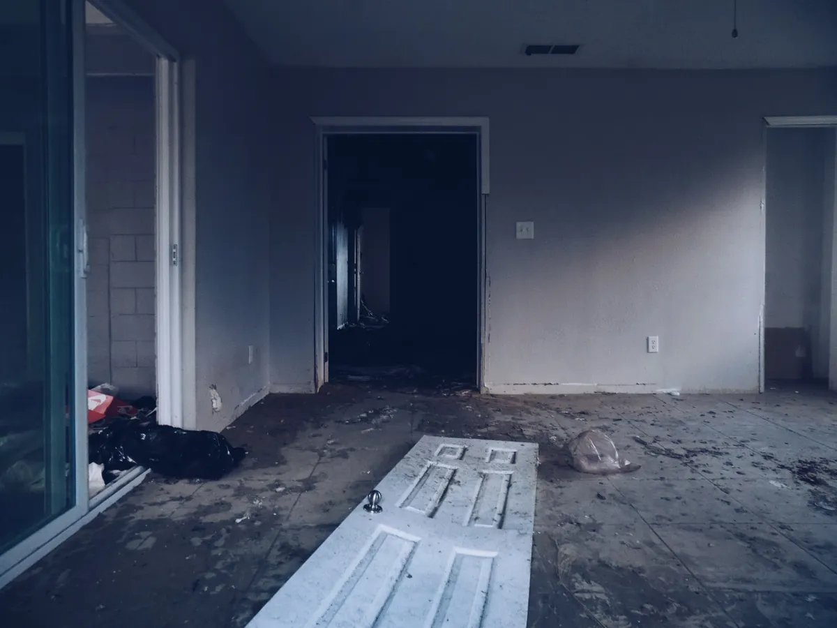 Interior de una vivienda en estado de abandono. | Foto: Pexels