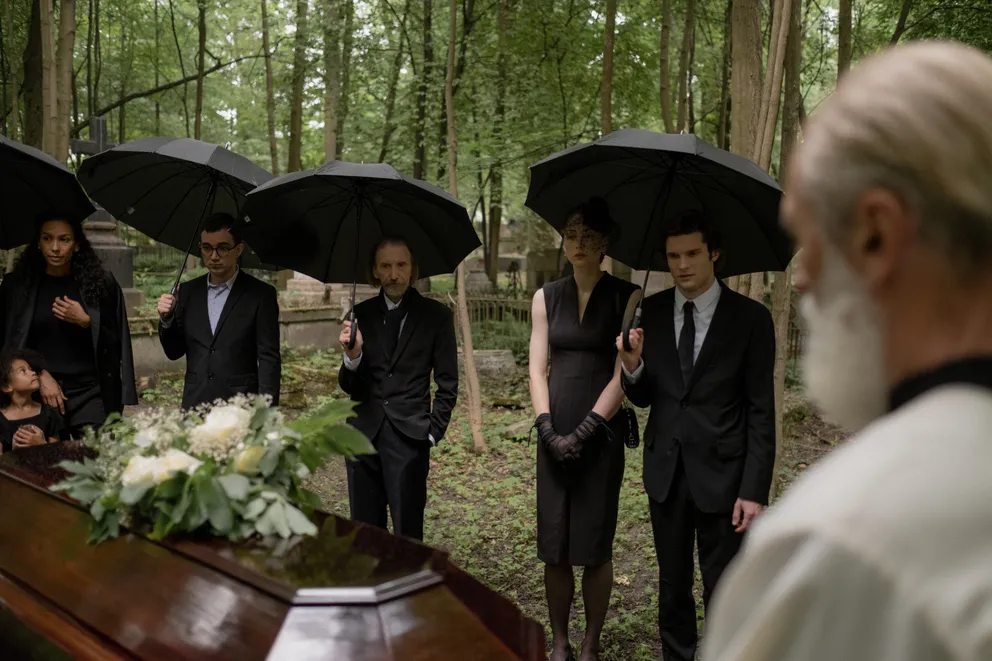 Mr. Olsen arranged Elizabeth's funeral.  |  Source: pixels