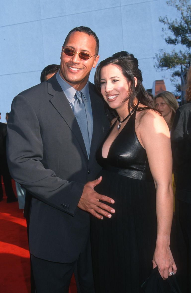 Dwayne Johnson et Dany Johnson (née Garcia) lors de la première du film "Le retour de la momie" à l'amphithéâtre Universal, à Universal City, Californie, le 29 avril 2001 | Source : Getty Images