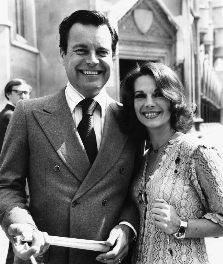 Natalie Wood et Robert Wagner à Londres, le 1er juillet 1976. | Source : Getty Images
