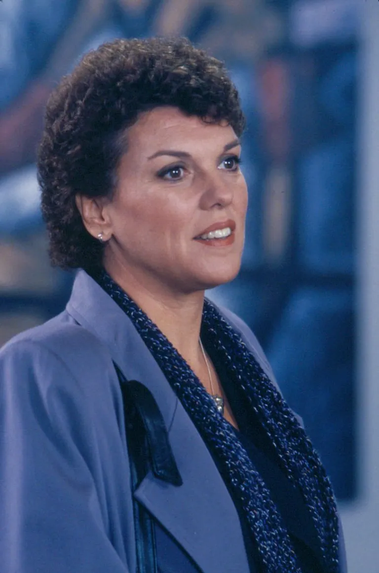 Tyne Daly en tant que détective Mary Beth Lacey dans "Cagney & Lacey" en 1988 | Photo : Getty Images