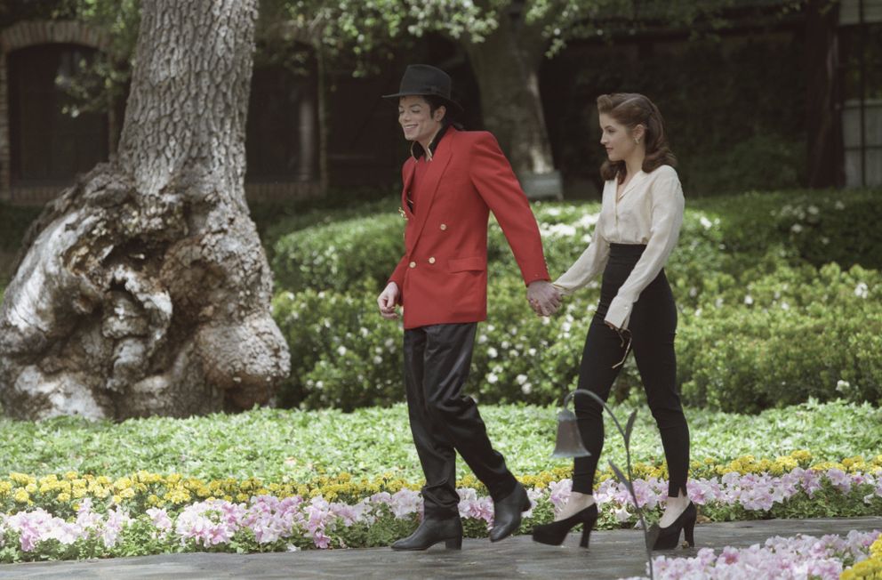 Michael Jackson y Lisa Marie Presley en Neverland. | Foto: Getty Images