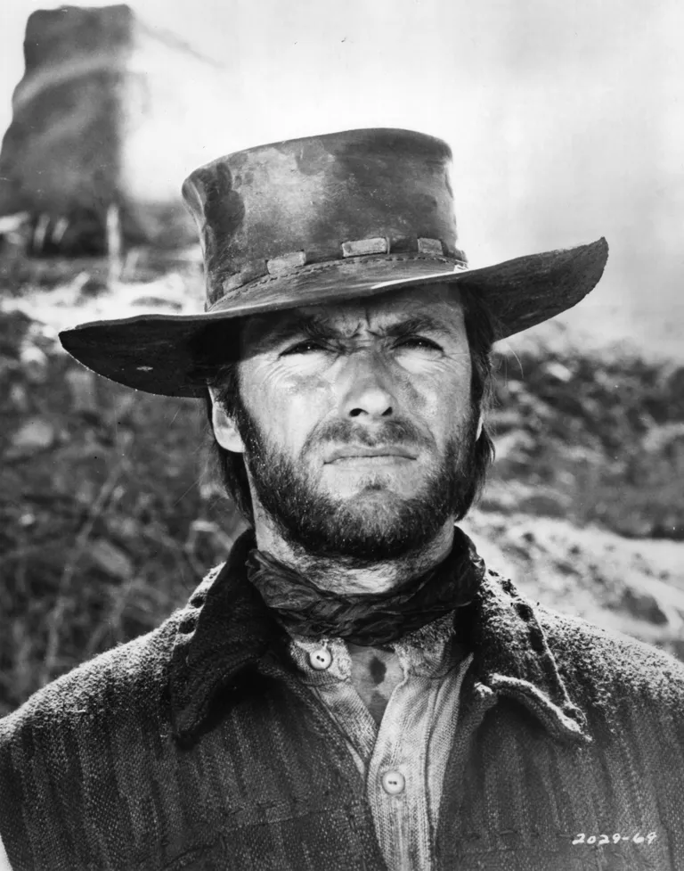 La star du cinéma américain Clint Eastwood dans l'un des westerns qui l'ont fait connaître. | Photo : Getty Images