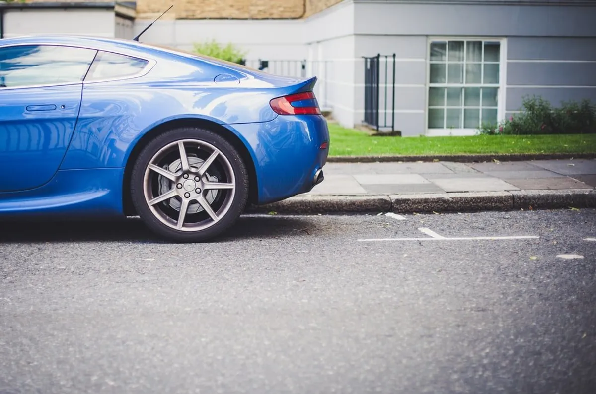 Je suis monté dans la voiture de maman, et nous sommes parties. | Photo : Unsplash
