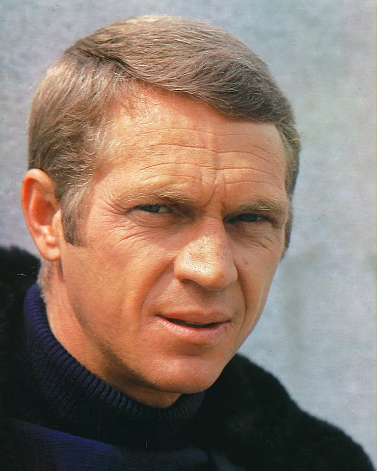 L'acteur Steve McQueen sur le plateau du thriller policier "Bullitt", vers 1968. | Photo : Getty Images
